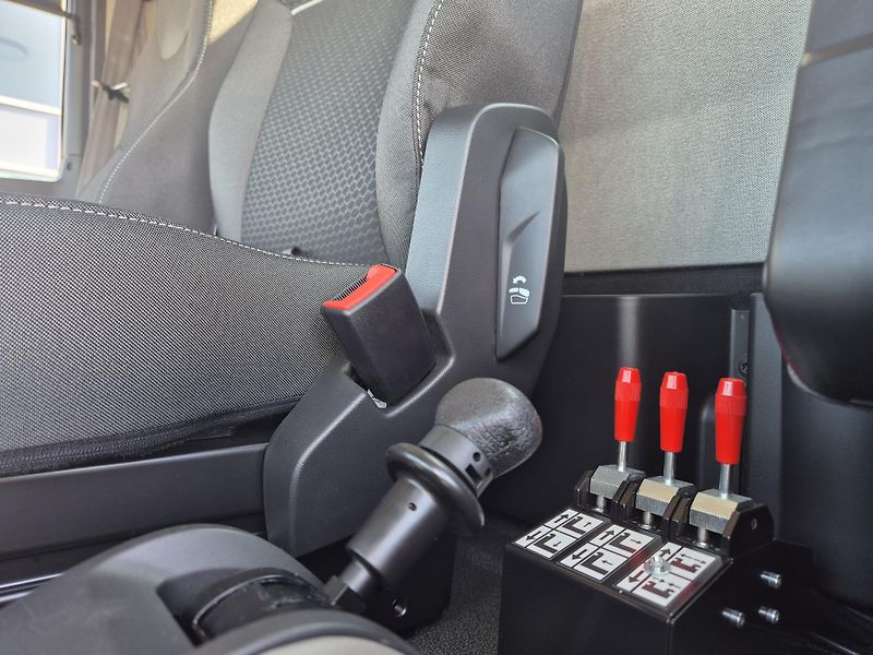 MAN TGL TRAKTOR NOSIČ KONTEJNERU - fotka 15 z 26