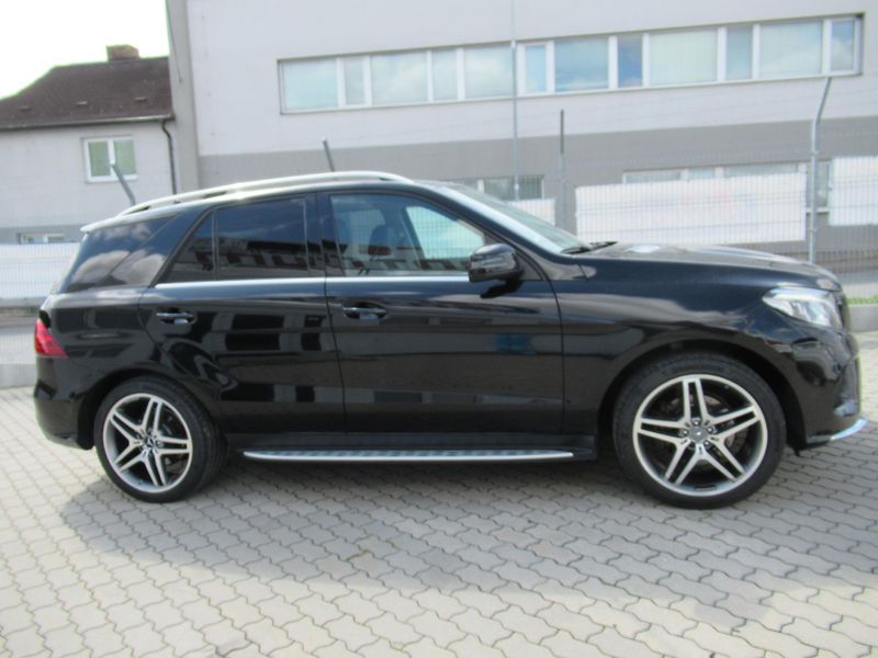 Mercedes-Benz GLE (2015) 350Cdi AMG paket - fotka 4 z 16