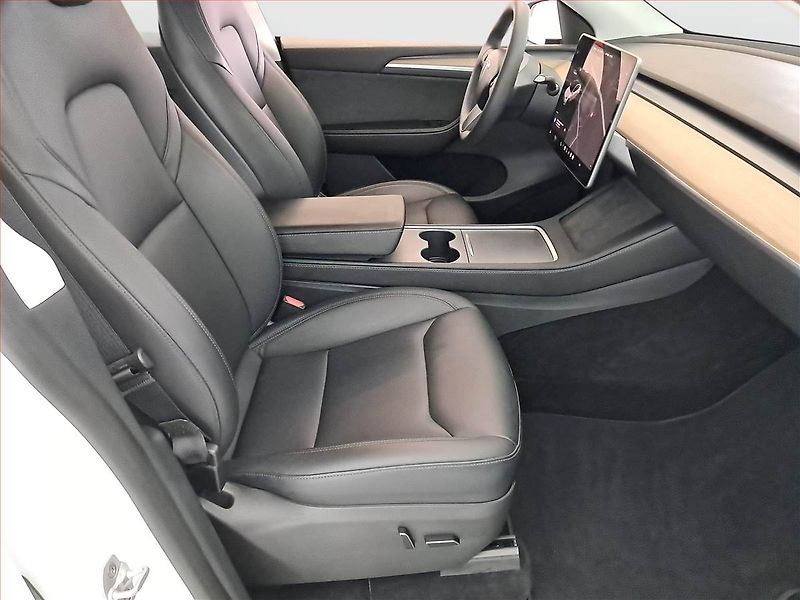 Tesla Model Y (2023) Long Range AWD 79kWh, SoH 90% - fotka 9 z 21