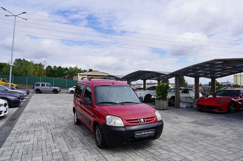Peugeot Partner 1.4i, ČR, 5 míst - fotka 8 z 26