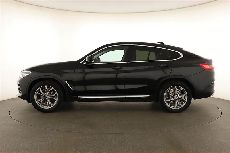 BMW X4 (2021) xLine xDrive20d - fotka 3 z 18