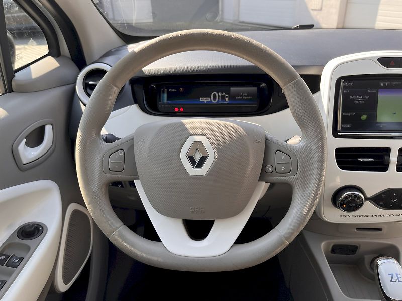 Renault ZOE (2019) 68KW LIFE 41kWh - fotka 19 z 21