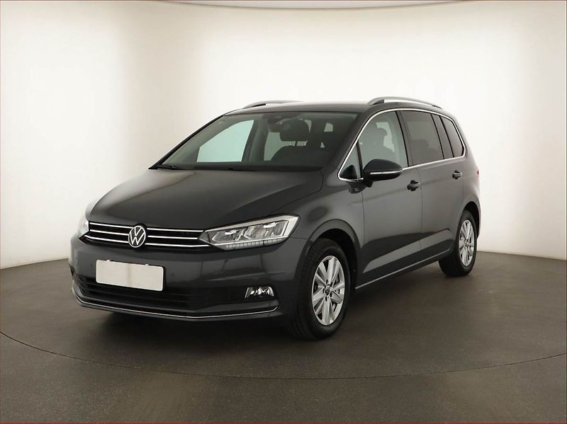 Volkswagen Touran (2023) 2.0 TDI - fotka 2 z 17