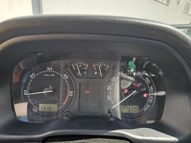 Škoda Octavia (2009) 1.9TDI TOUR TAŽNÉ KLIMA - fotka 10 z 20