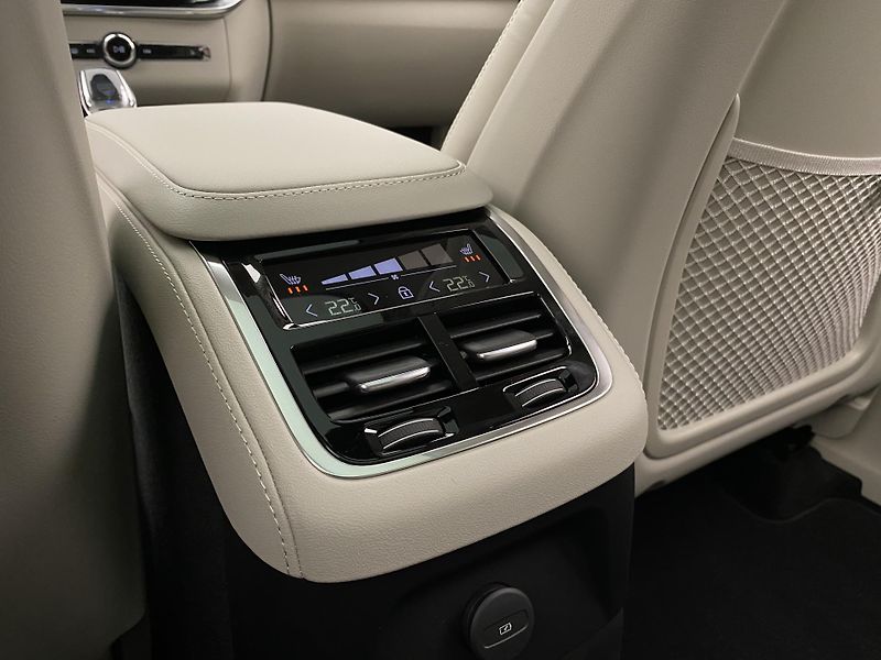 Volvo XC90 (2026) T8 AWD Plug-in BRIGHT PLUS 7m - fotka 67 z 68