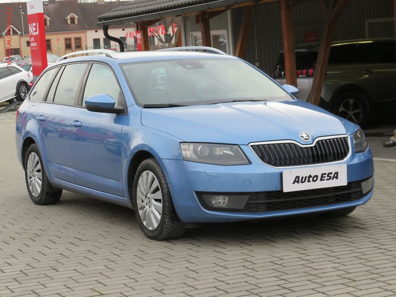 Škoda Octavia (2013) 2.0TDi, Elegance, bixen, navi - fotografie inzerátu