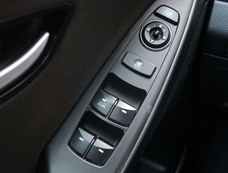 Hyundai i30 (2016) 1.6 GDI, ČR,1.maj, Serv.kniha - fotka 16 z 16