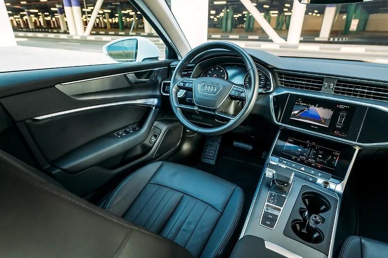 Audi A6 (2021) Moderní Audi A6 45 TFSI - fotka 6 z 7