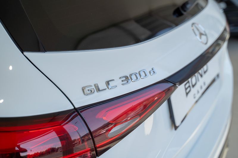 Mercedes-Benz GLC (2024) 300 d 4M/AMGPREMIUM/ENG/HUD - fotka 7 z 21