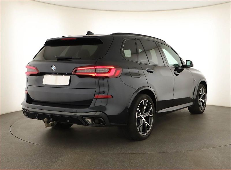 BMW X5 (2021) xDrive30d - fotka 5 z 20