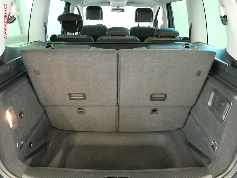 Volkswagen Sharan (2014) 2.0 TDI, AC, výhřev sed. - fotka 7 z 22