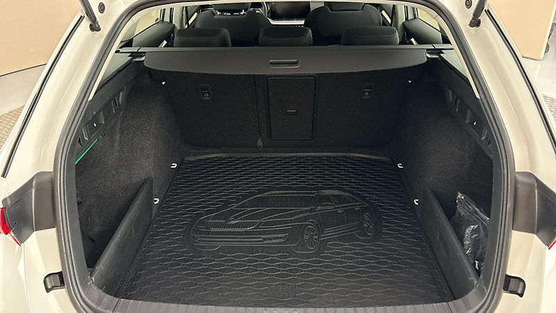 Škoda Octavia 1.5 TSI Style Combi - fotka 17 z 26