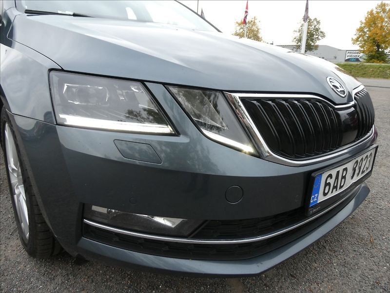 Škoda Octavia 2,0 TDi 110kW DSG STYLE, ČR - fotka 5 z 39