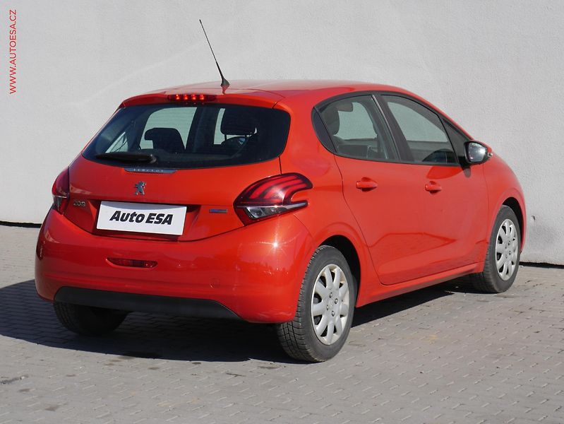 Peugeot 208 (2017) 1.2PT, ČR, AC, výhřev sed - fotka 4 z 15