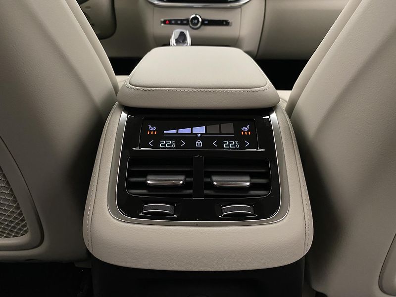 Volvo XC90 (2025) T8 AWD RECHARGE BRIGHT PLUS 7m - fotka 75 z 75