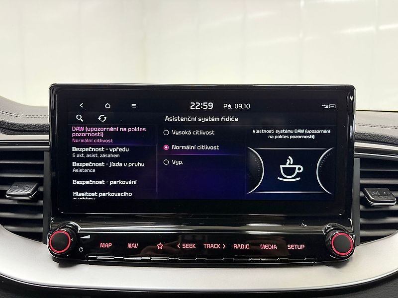 Kia Ceed CRDi 100KW 7DCT EXECUTIVE, LED - fotka 18 z 23