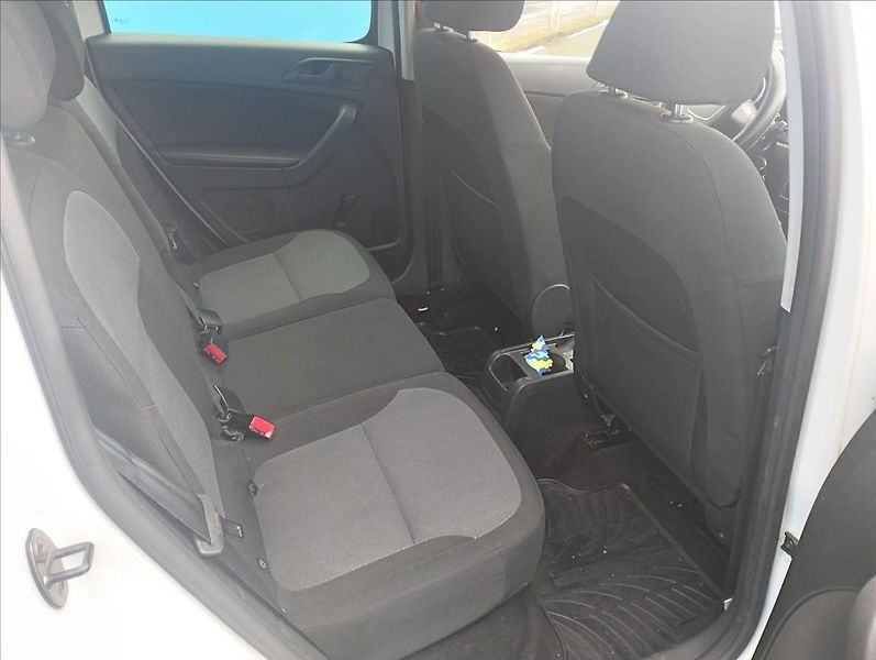 Škoda Yeti 1,2 Tsi - fotka 9 z 14