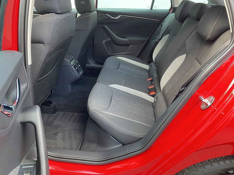 Škoda Scala (2023) 1.5 TSi, 1.maj,ČR, Style - fotka 10 z 19