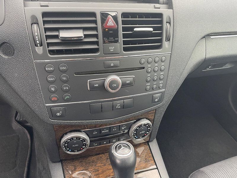 Mercedes-Benz Třídy C (2009) C220 combi nová STK - fotka 13 z 16