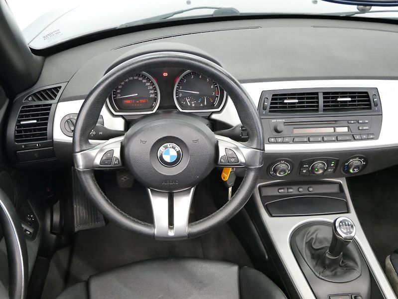 BMW Z4 - fotka 17 z 21