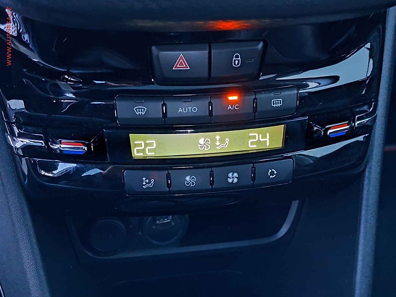 Peugeot 2008 (2019) 1.2 e-THP, GT Line, AT - fotka 17 z 20
