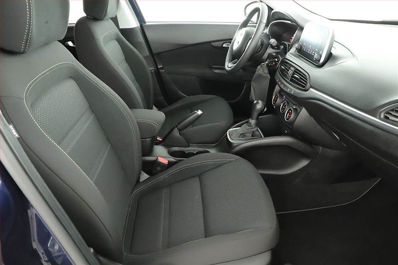 Fiat Tipo (2019) 1.6 MultiJet, Automat - fotka 7 z 20