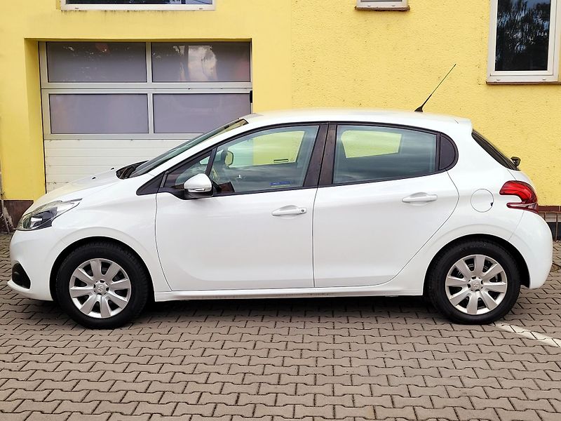 Peugeot 208 SERV.KNIHA,ČR,málo najeto    - fotka 6 z 41