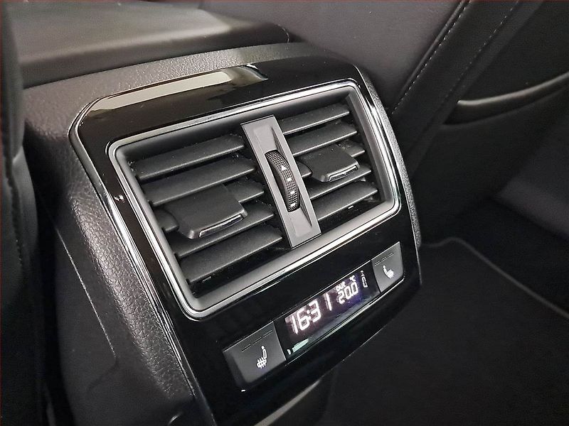 Škoda Superb (2020) Laurin&Klement 2.0 TDI - fotka 24 z 24