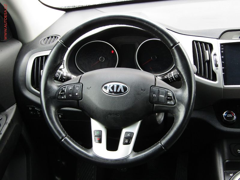 Kia Sportage (2015) 1.7CRDi, ČR, AC, park. kamera - fotka 13 z 23