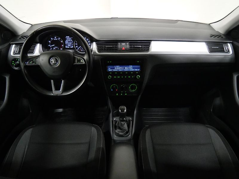 Škoda Rapid - fotka 5 z 23