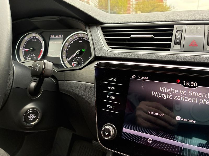 Škoda Superb 2.0 TDI 4x4 STYLE 140 kW DSG - fotka 34 z 40