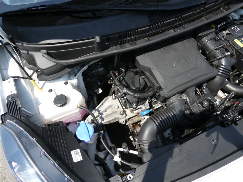 Hyundai i10 1,0 i 49kW 1.majitel, DPH, ČR - fotka 29 z 30