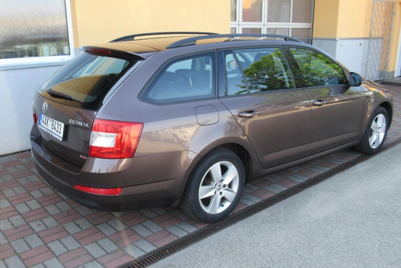 Škoda Octavia 1.6 TDI 4x4 KLIMA TAŽNÉ ČR - fotka 5 z 20