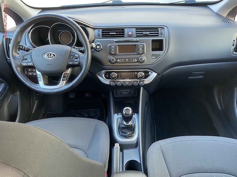 Kia Rio (2012) 1.4i, +kola - fotka 8 z 17