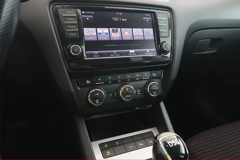 Škoda Octavia (2015) 2.0 TDI, Automat, Navi - fotka 12 z 20