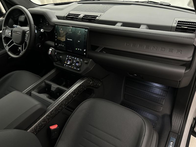 Land Rover Defender (2026) 110 P635 OCTA AWD AUT - fotka 21 z 69