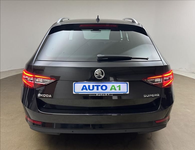 Škoda Superb 2,0 TDi 110kW L&K DPH ACC DCC - fotka 51 z 56