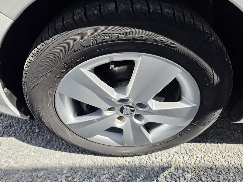 Škoda Rapid 1.0 TSI Park Senzor  - fotka 8 z 21