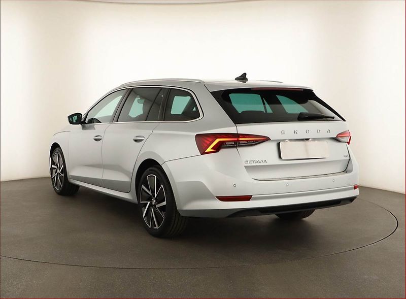 Škoda Octavia (2022) Style 2.0 TSI - fotka 4 z 14