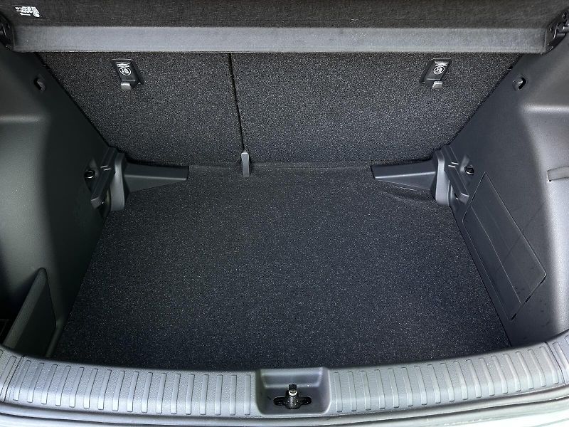 Škoda Fabia 1.0TSi DSG Monte Carlo 116PS B - fotka 43 z 43