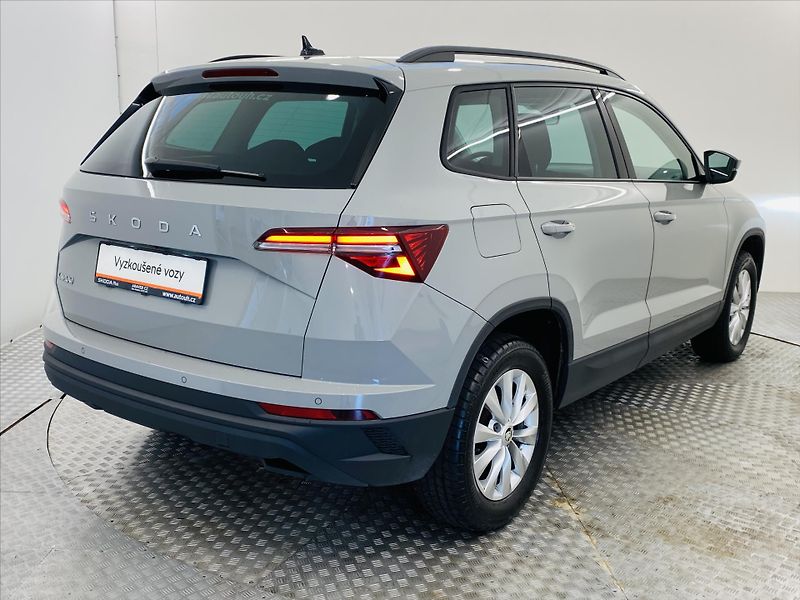 Škoda Karoq 1,5 TSI 110kW DSG Selection - fotka 2 z 26