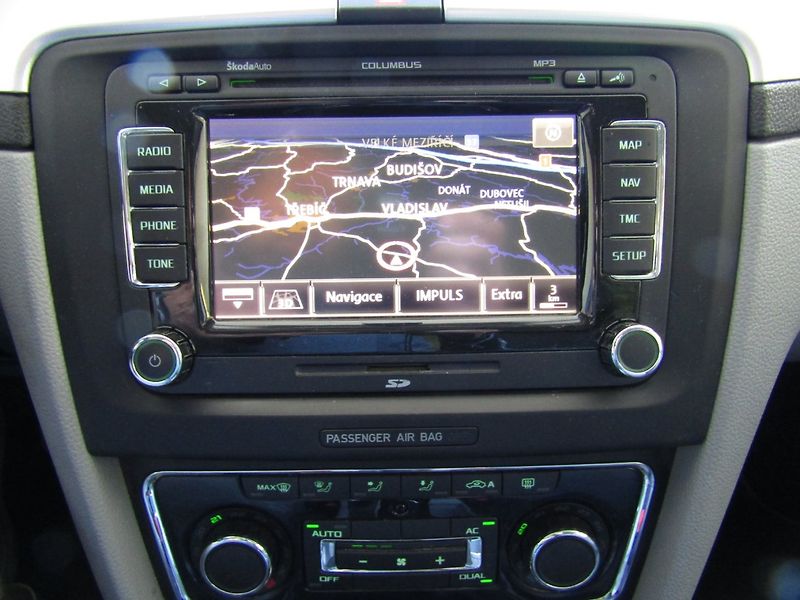 Škoda Superb (2011) 2.0 TDI CR 103kW - fotka 36 z 42