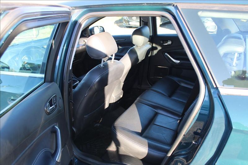 Ford Mondeo 2,0 TDCi  STK 9/27,DIG.KLIMA - fotka 11 z 26