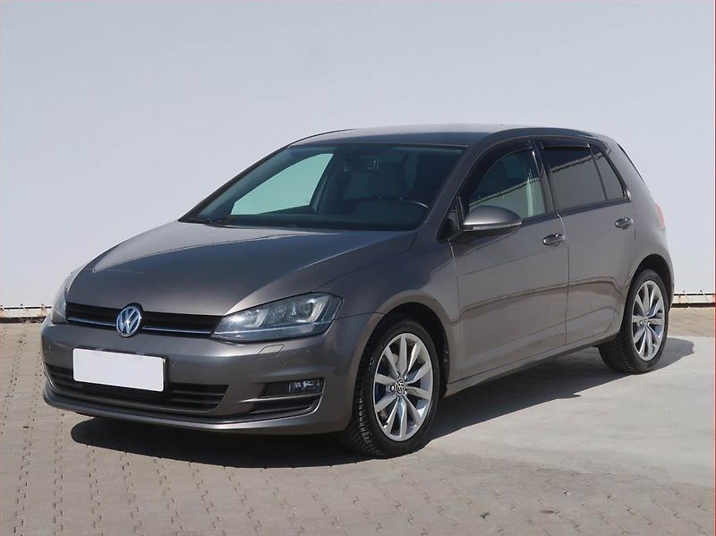 Volkswagen Golf (2013) 1.2 TSI, Serv.kniha, Xenony - fotka 2 z 17