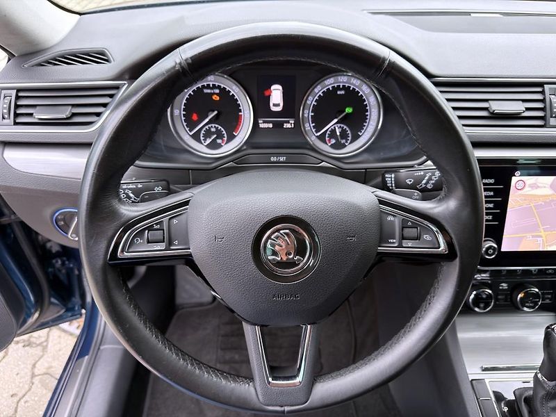 Škoda Superb 2.0 TDI 110 kW DSG, navigace - fotka 17 z 21