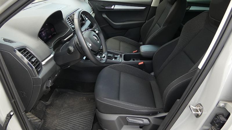 Škoda Karoq 1,5 TSI DSG Ambition - fotka 19 z 24