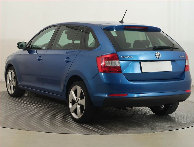 Škoda Rapid (2016) Style 1.2 TSI, Tempomat - fotka 4 z 19