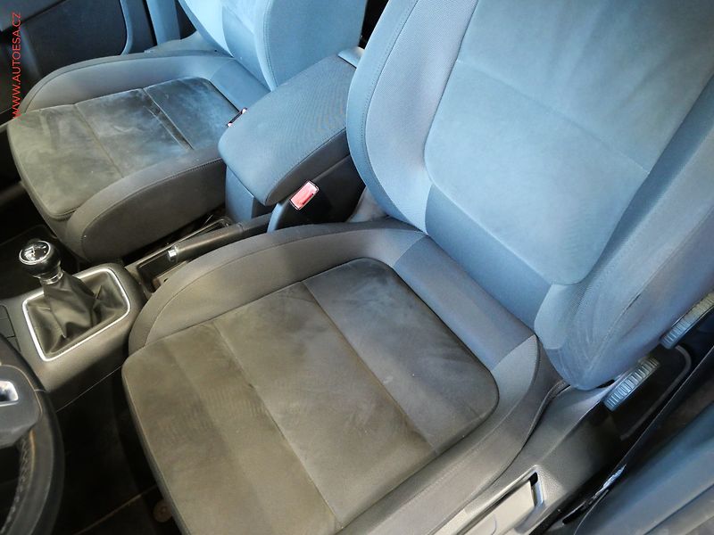 Volkswagen Golf Plus (2009) 1.2 TSi, ČR, Highline - fotka 9 z 22