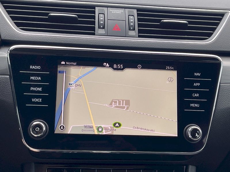 Škoda Superb (2021) 2.0 TDI 147 kW DSG 4x4 Style P - fotka 15 z 35