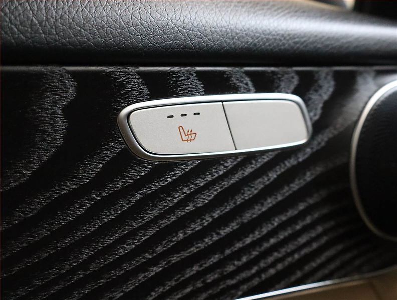 Mercedes-Benz GLC (2018) 300 - fotka 21 z 25